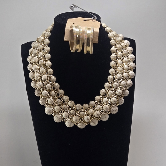 Vintage Beaded Howlite Bib Statement Necklace Natural Stone Goldtone Setting - Picture 8 of 10